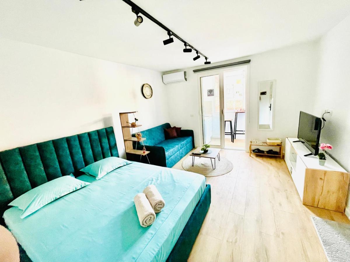 Appartement 1, *
