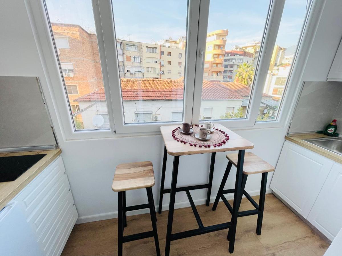 Appartement 1, *