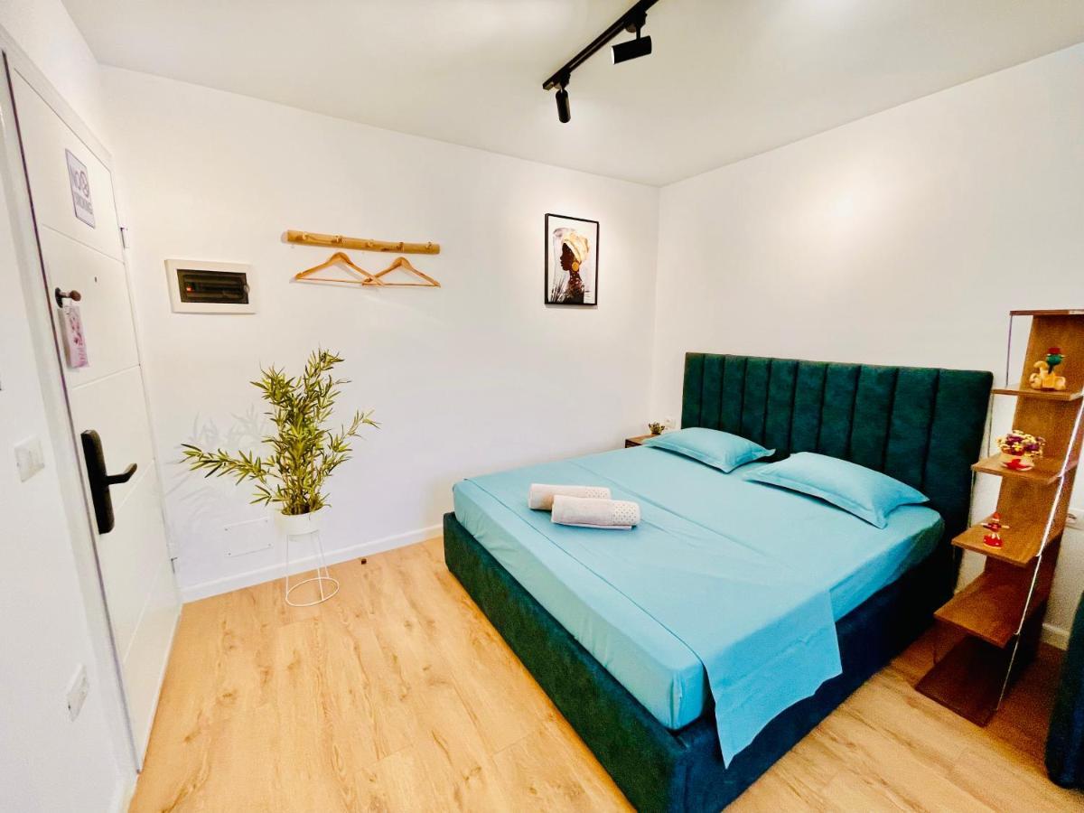 Appartement 1, *
